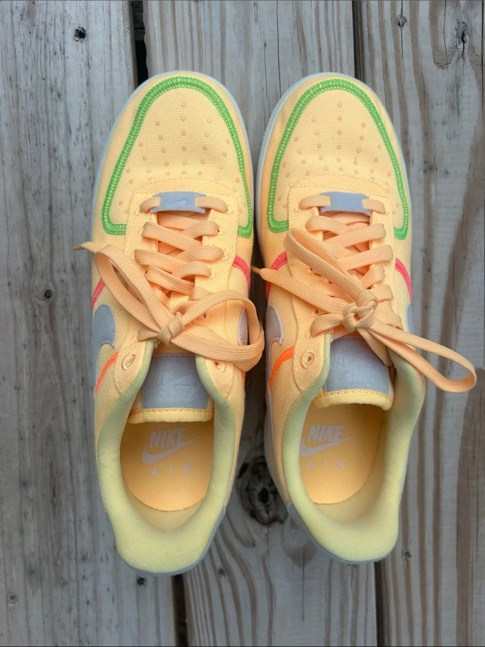 Nike WMNS AIR FORCE 1 '07 LOW LX 'STITCHED CANVAS - MELON TINT size 9